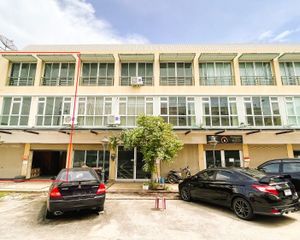 For Rent 3 Beds Office in Khlong Luang, Pathum Thani, Thailand