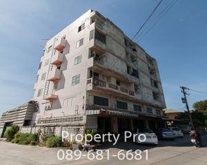 For Sale Apartment 1,250 sqm in Mueang Pathum Thani, Pathum Thani, Thailand