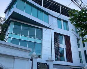For Rent Office 189 sqm in Rat Burana, Bangkok, Thailand