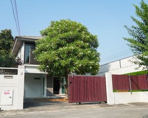 For Sale or Rent 3 Beds House in Sam Phran, Nakhon Pathom, Thailand