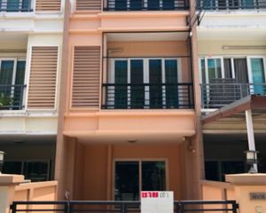 For Sale or Rent 3 Beds Townhouse in Lat Phrao, Bangkok, Thailand