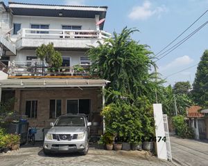 For Sale 5 Beds Townhouse in Dusit, Bangkok, Thailand