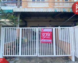 For Sale 3 Beds Retail Space in Nakhon Chai Si, Nakhon Pathom, Thailand