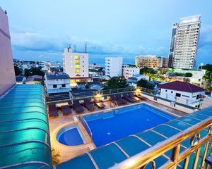 For Sale Hotel 1,000 sqm in Hua Hin, Prachuap Khiri Khan, Thailand