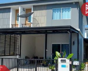 For Sale 4 Beds Townhouse in Bang Pakong, Chachoengsao, Thailand