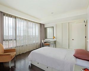 For Rent 3 Beds Condo in Khlong San, Bangkok, Thailand