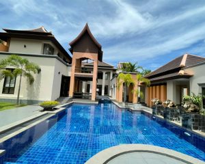 For Sale or Rent 5 Beds 一戸建て in Bang Lamung, Chonburi, Thailand