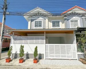 For Sale 3 Beds Townhouse in Bang Bua Thong, Nonthaburi, Thailand