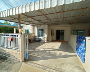 For Sale 2 Beds Townhouse in Mueang Suphanburi, Suphan Buri, Thailand