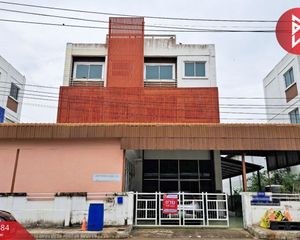 For Sale Warehouse 560 sqm in Lat Lum Kaeo, Pathum Thani, Thailand