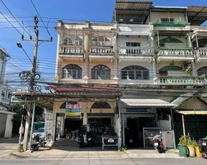 For Sale Retail Space 108 sqm in Bang Bua Thong, Nonthaburi, Thailand