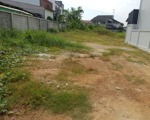 For Sale Land 688.4 sqm in Mueang Uttaradit, Uttaradit, Thailand