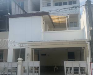 For Rent 44 Beds House in Chatuchak, Bangkok, Thailand