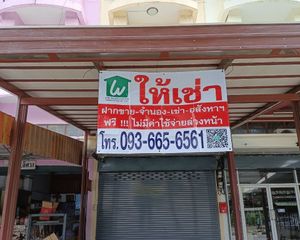 For Rent Retail Space 150 sqm in Lam Luk Ka, Pathum Thani, Thailand