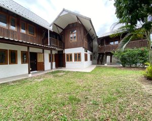 For Rent 6 Beds House in Mueang Chiang Mai, Chiang Mai, Thailand