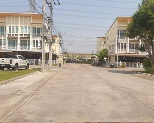 For Sale 5 Beds Townhouse in Prawet, Bangkok, Thailand