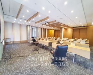 For Sale Office 850 sqm in Khlong Toei, Bangkok, Thailand