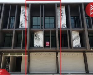 For Sale 2 Beds Retail Space in Mueang Nakhon Pathom, Nakhon Pathom, Thailand