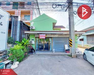 For Sale 2 Beds Townhouse in Damnoen Saduak, Ratchaburi, Thailand