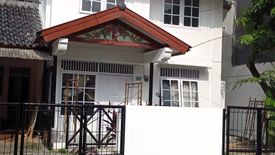 Rumah dijual atau disewa dengan  di Kebayoran Lama Selatan, Jakarta