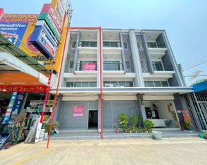 For Sale 4 Beds Retail Space in Nakhon Chai Si, Nakhon Pathom, Thailand