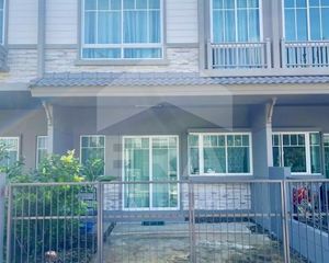 For Rent 2 Beds Townhouse in Khlong Luang, Pathum Thani, Thailand