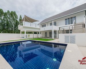 For Sale 4 Beds House in Bang Lamung, Chonburi, Thailand