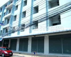 For Sale 52 Beds Apartment in Mueang Nakhon Ratchasima, Nakhon Ratchasima, Thailand