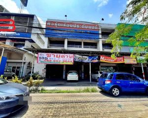 For Sale or Rent Retail Space in Sam Phran, Nakhon Pathom, Thailand